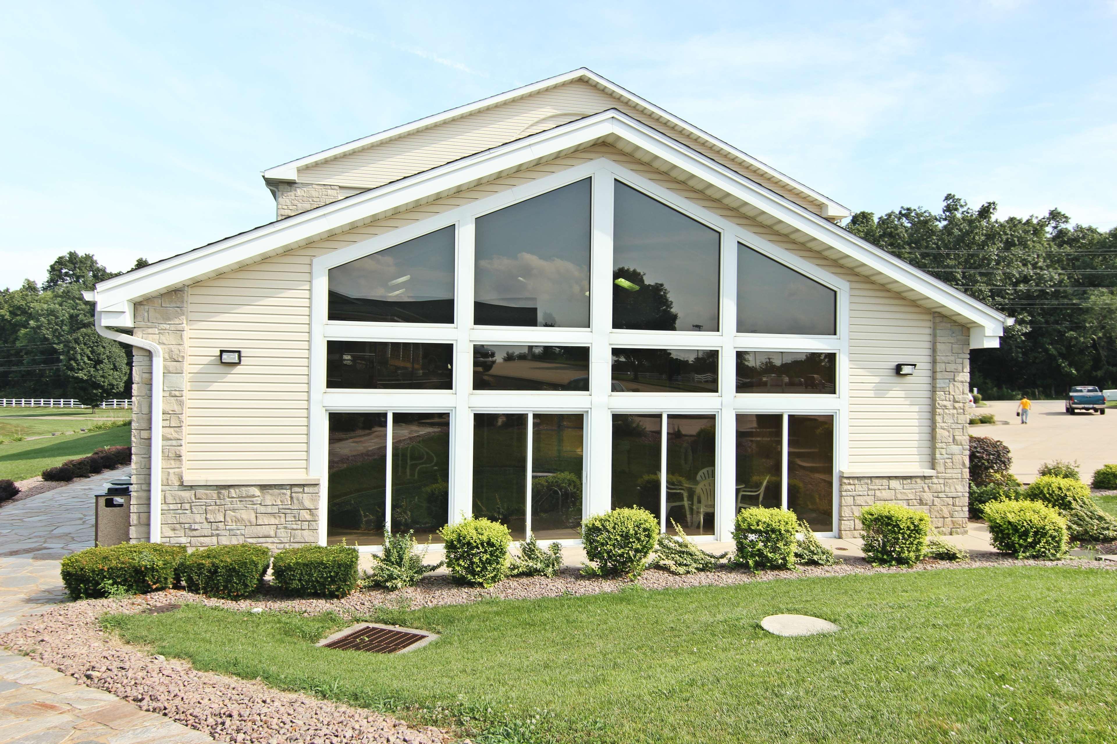 Crown Pointe Lodge; BW Signature Collection Farmington Exterior photo